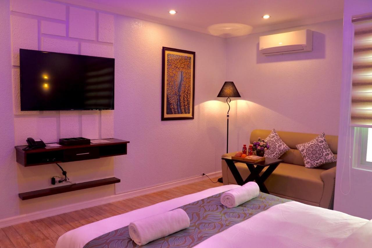 Maison Hotel Cauayan City  Exterior photo